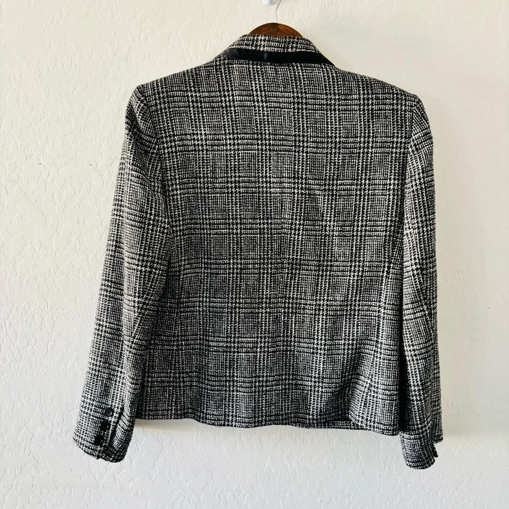 Christian Dior Vintage Skirt Suit‎ Set Size 8 Black White Tweed Plaid Power Suit